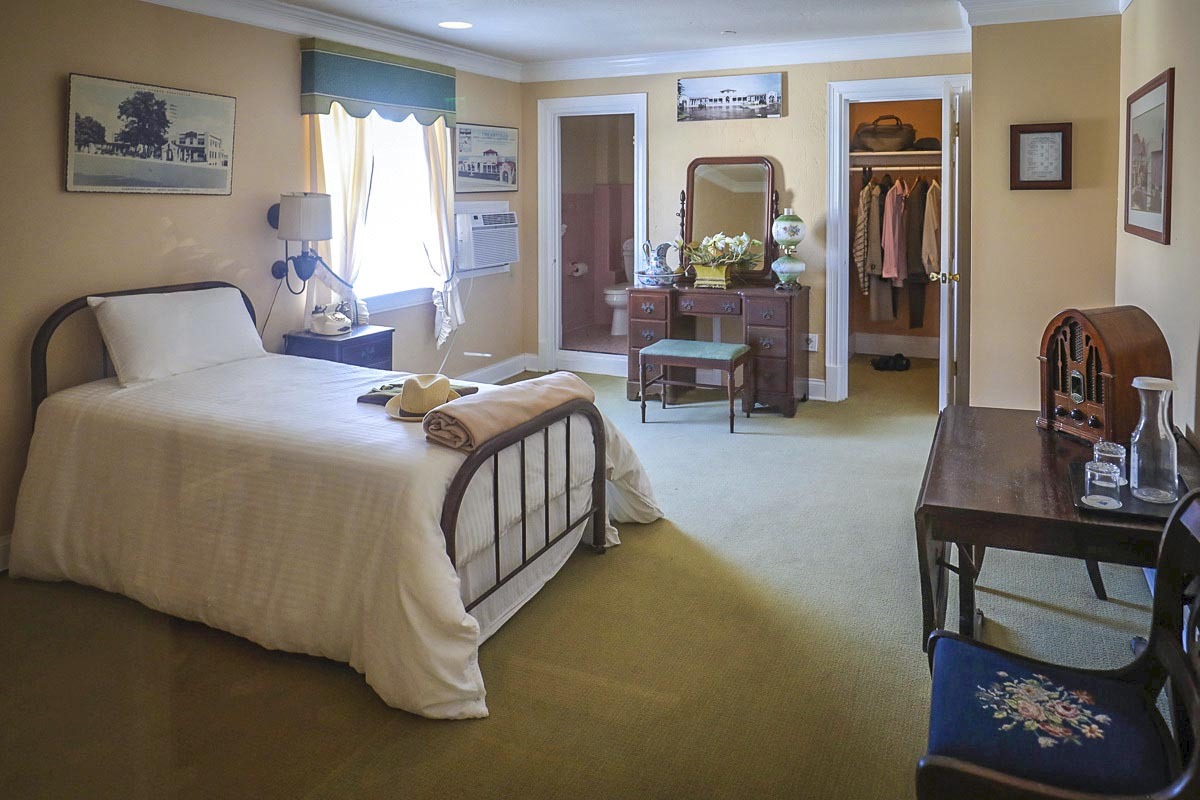 Resort historic bedroom-edit