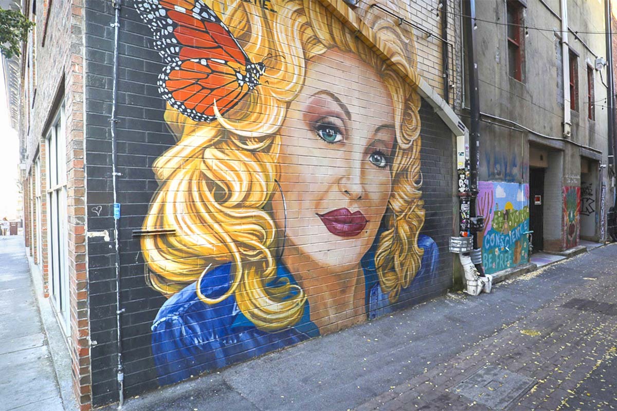 a mural of Dolly Parton in downtown Knoxville, Tennessee