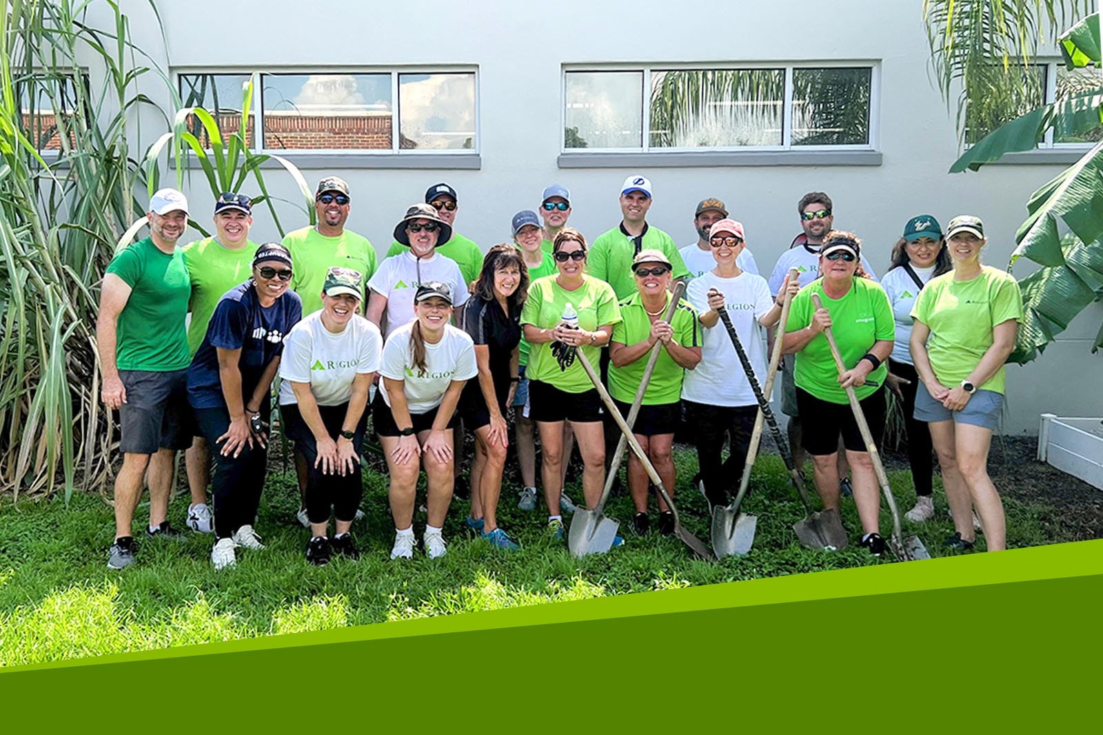 volunteers in Tampa