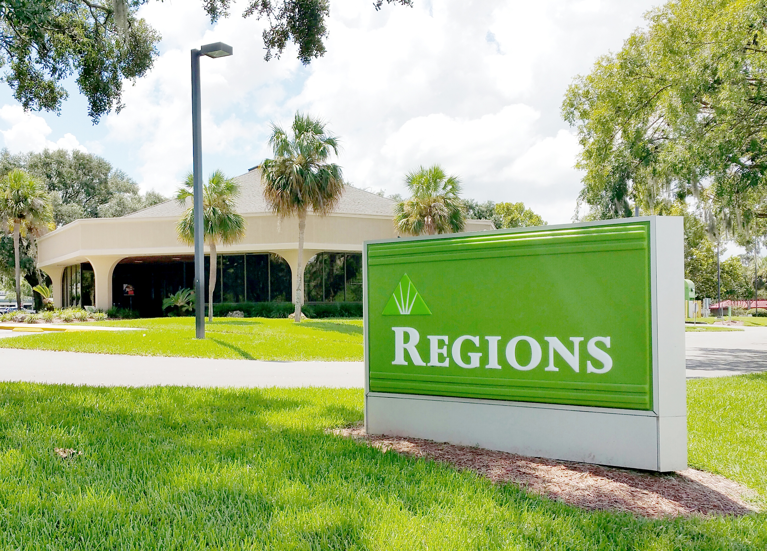 Regions Bank branch exterior and sign