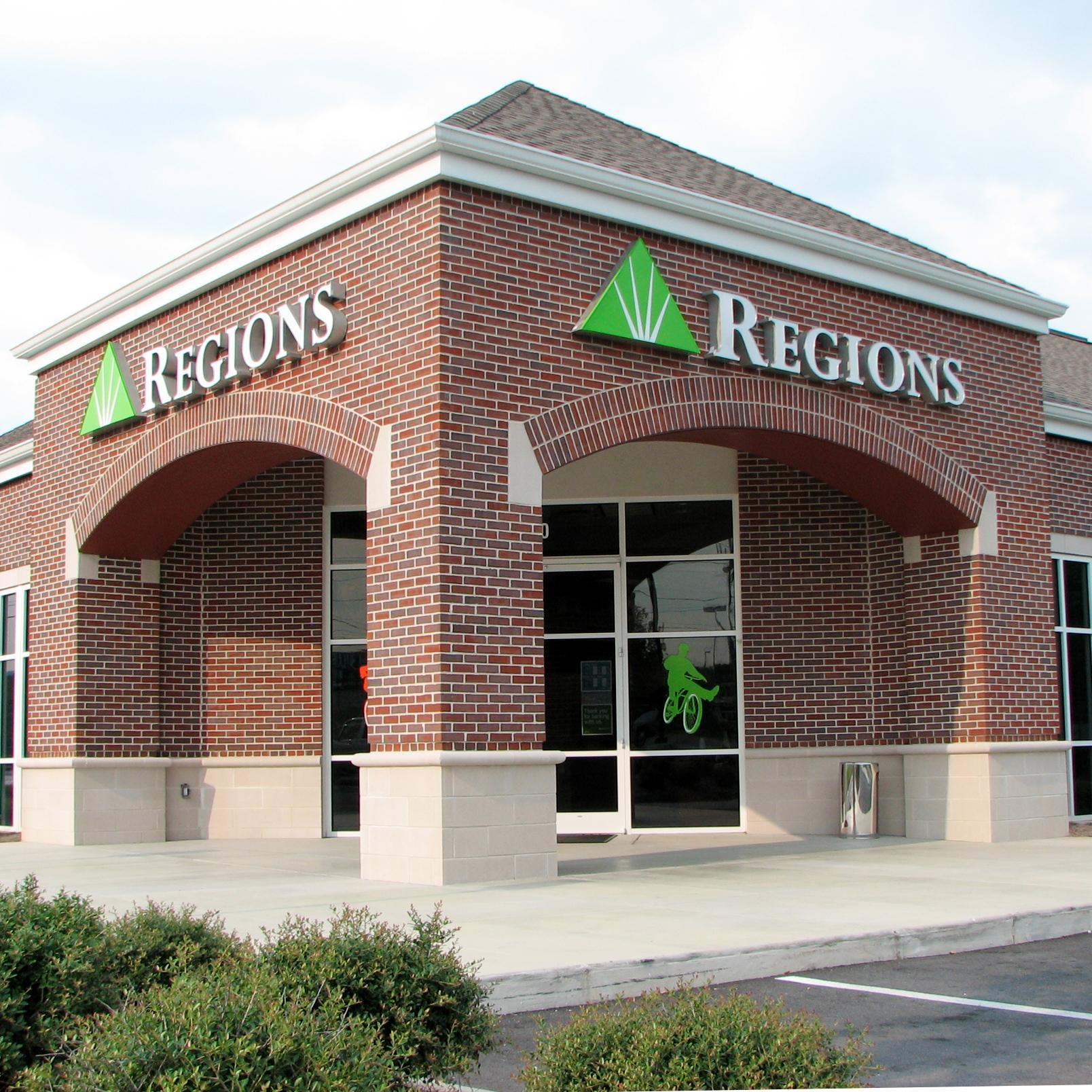 Regions Bank branch exterior
