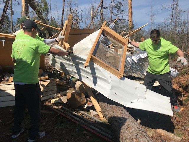 volunteers assisting with tornado recovery